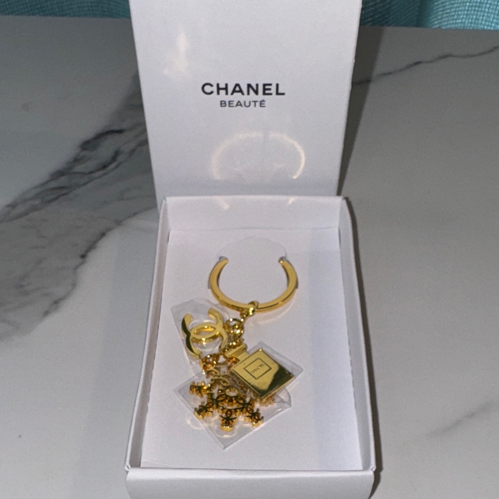 CC Beaute Gold Key Holder Accessory with Three Charms